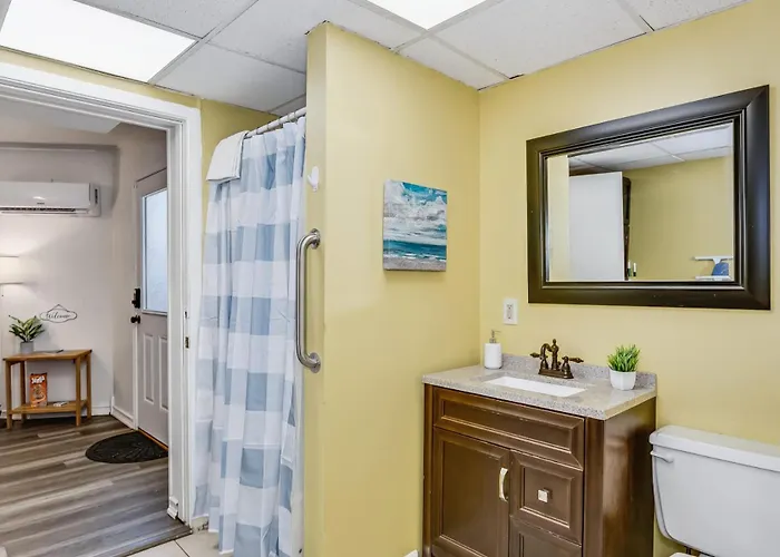 Near Downtown House&apt - Woodland Escape Holiday home Pensacola