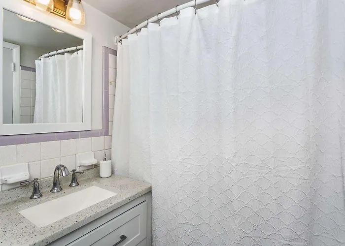 Holiday home Near Downtown House&apt - Woodland Escape *