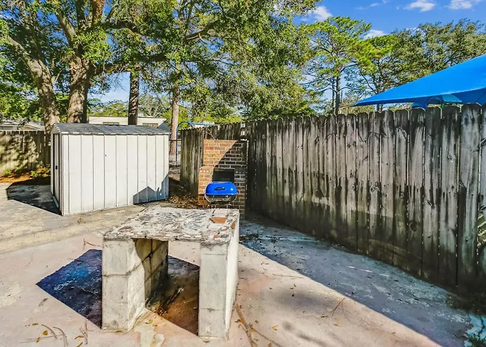 Near Downtown House&apt - Woodland Escape Pensacola