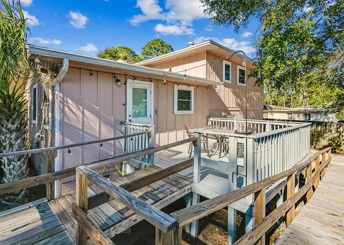 Holiday home Near Downtown House&apt - Woodland Escape *