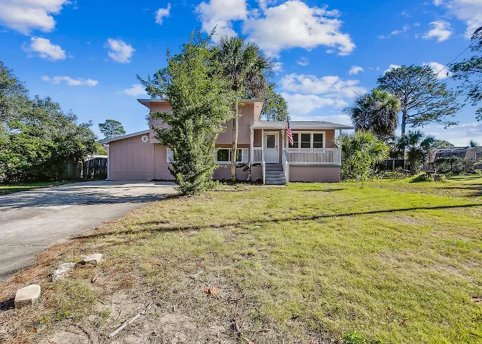 Near Downtown House&apt - Woodland Escape Holiday home *